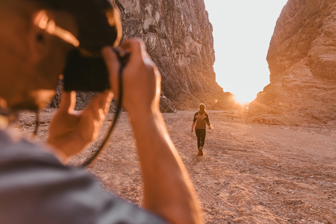 Photo Couple hiking